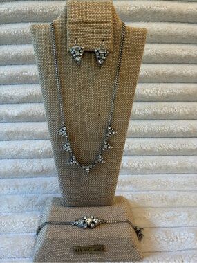 Chloe + Isabel Stargaze Petite Necklace Earrings Bracelet Set $110 Retail Retire